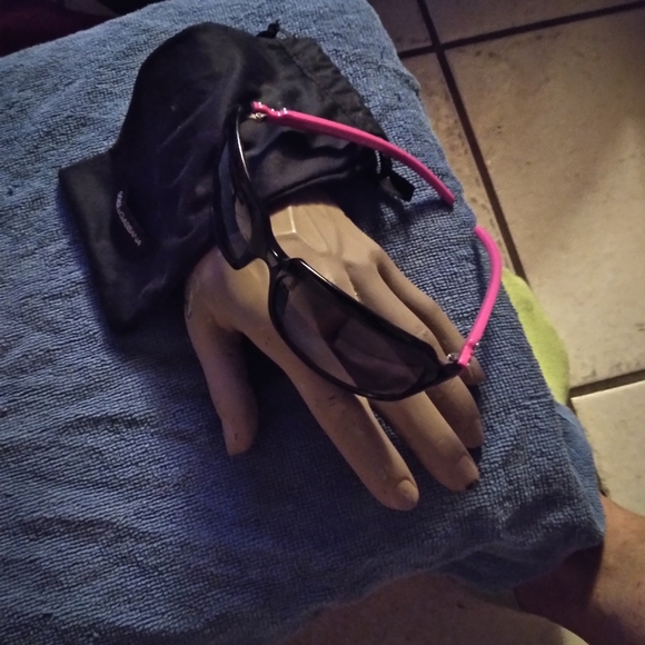 Dolce & gabbana sunglasses - Picture 2 of 4